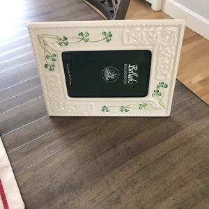 Beleek china picture frame, brand new, 4x6 photo horizontally or vertically